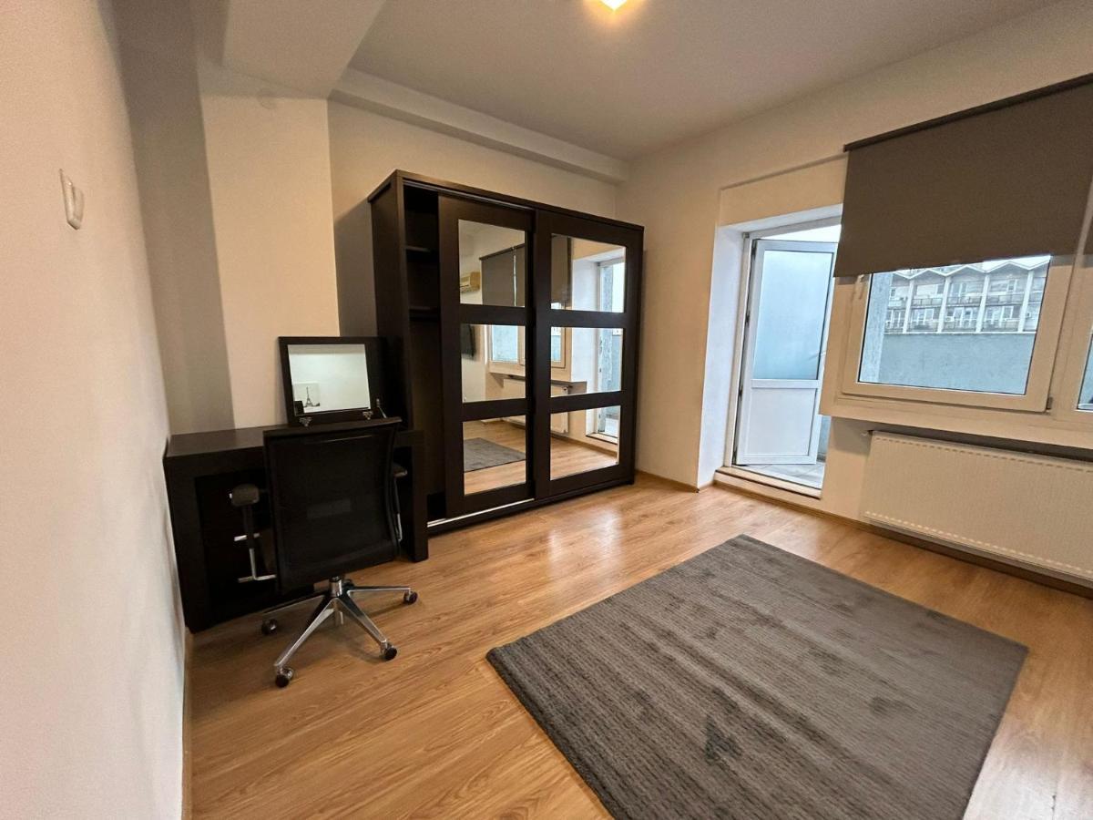 Elegant City Center Apartment Bukarest Eksteriør billede