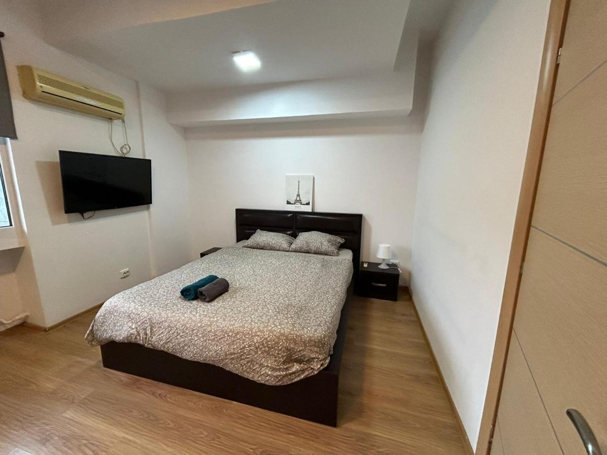 Elegant City Center Apartment Bukarest Eksteriør billede